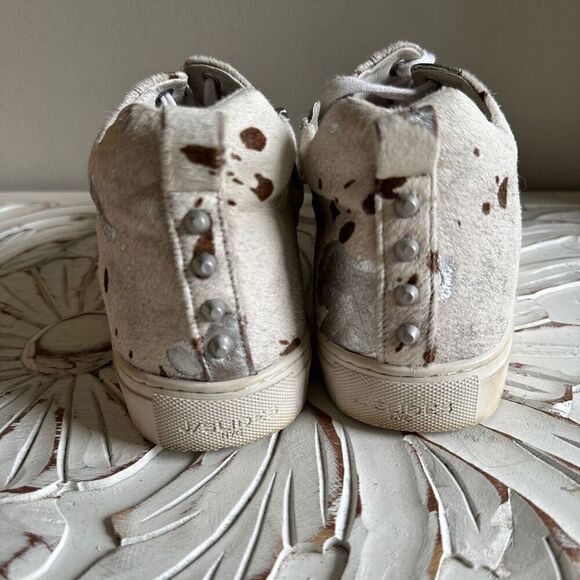 J/Slides Women's Ludlow Pony Lace Up Rounded toe Sneaker Off White Metallic Pony - Picture 3 of 7